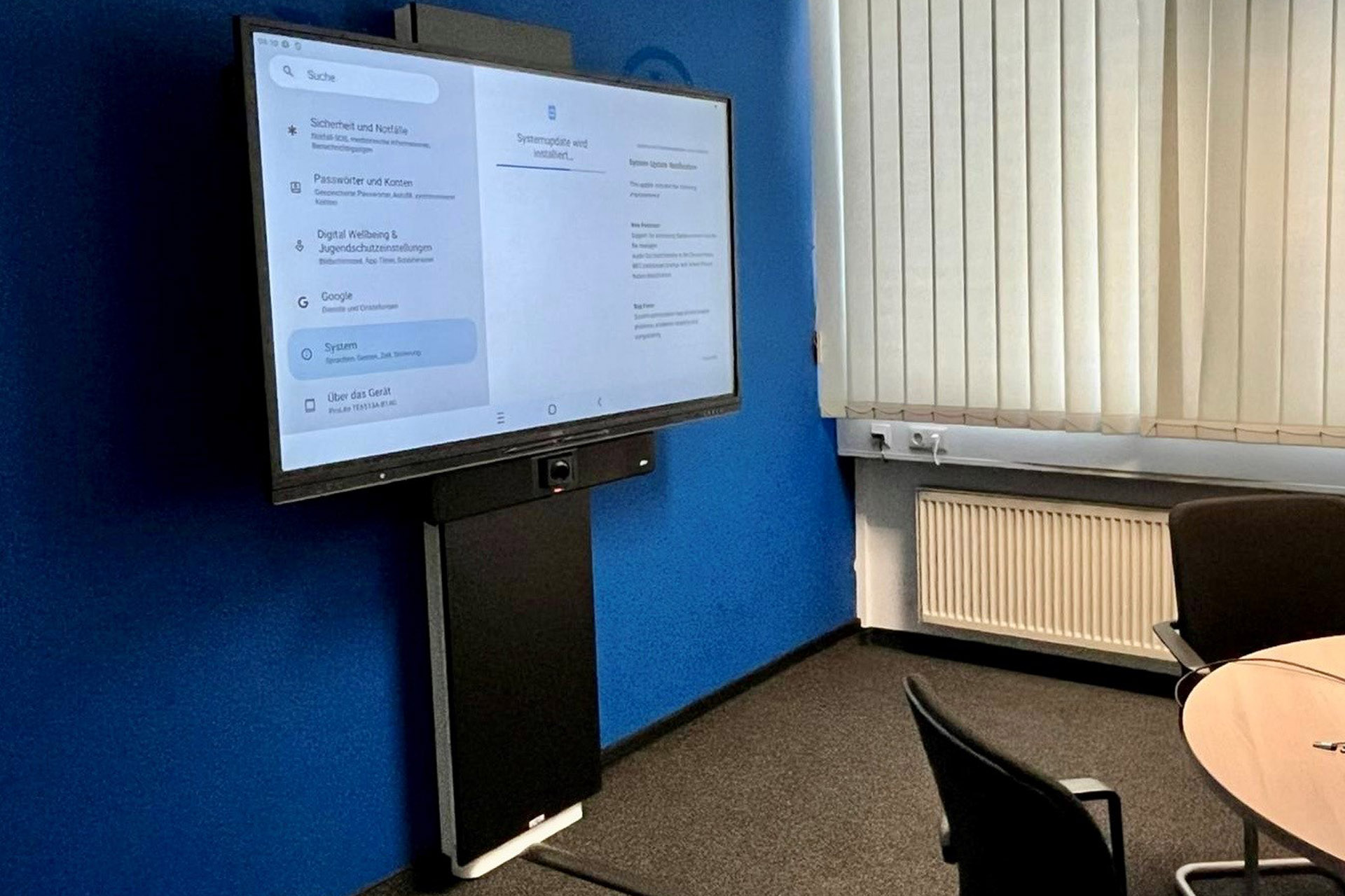 Komferenzraum mit All-In-One-Sounbar