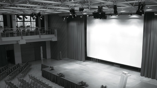 Rollbildwand XXL von Stumpfl AV